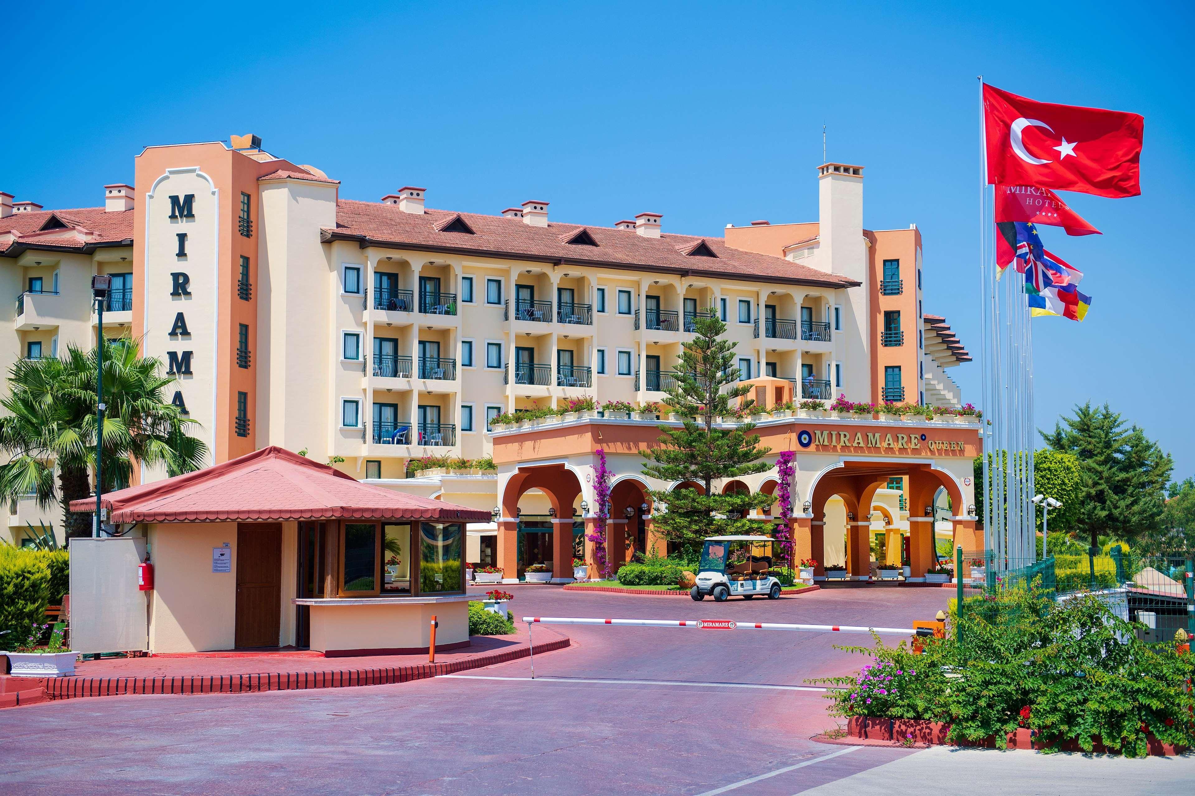 Miramare Queen Hotel Side Exterior photo